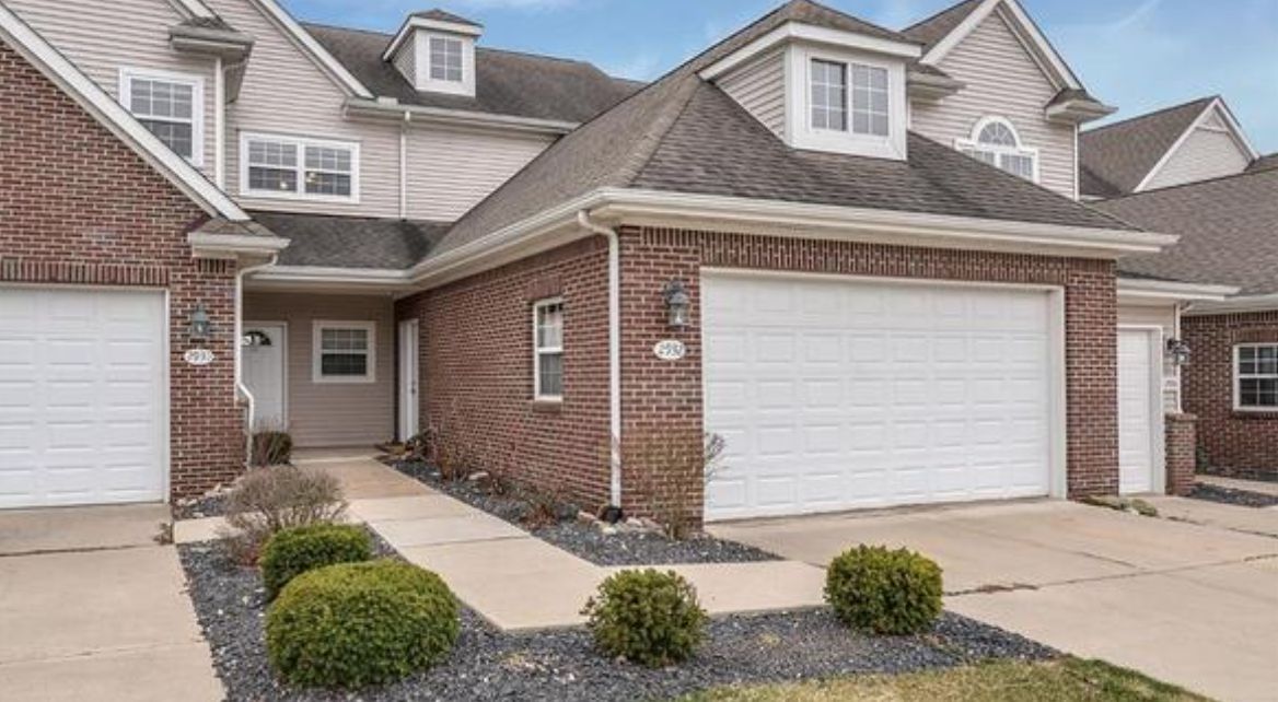 2932 Knightsbridge Cir, Ann Arbor MI, sold by J.R. Augustaitis